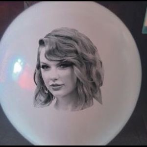 Taylor Swift balloons
